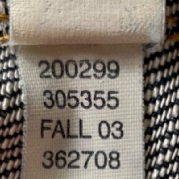 Vintage Y2K Gap Denim Jean Jacket Thrashed Distressed Grunge Size Small - Picture 16 of 16